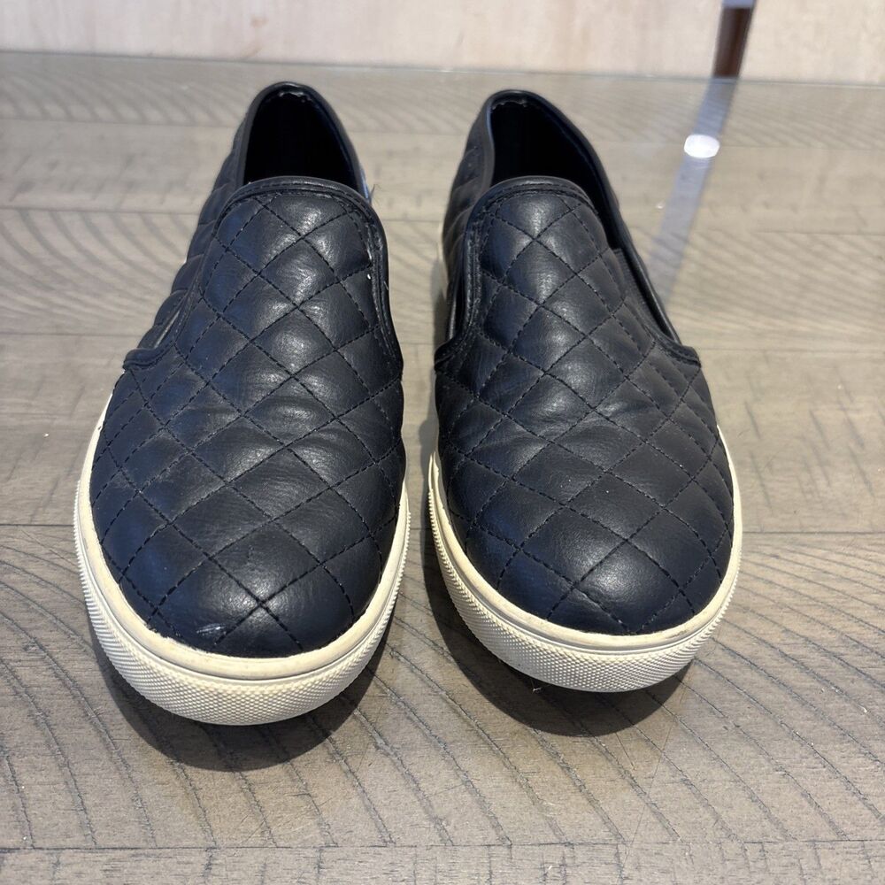 Steve Madden Ellen Women’s Quilted Black Slip On Flat Shoes Size 8.5